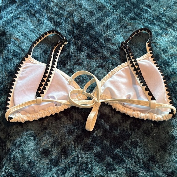 White and black Bikini Set - Picture 4 of 8